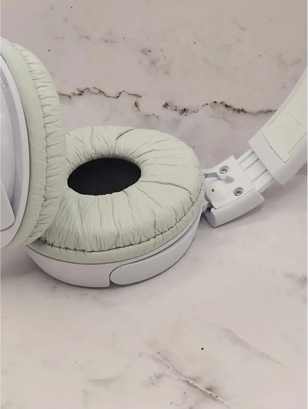 Sony-1-7-1-Konan Minato-ku Wired Headphones White Over the Ear Folding Compact